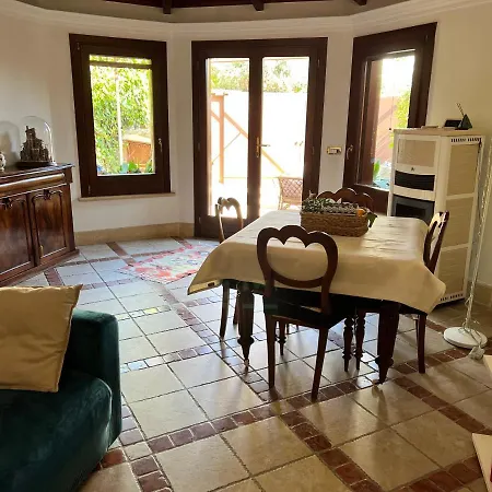 Holiday home La Casetta Tra Laguna E Mare Poetto *