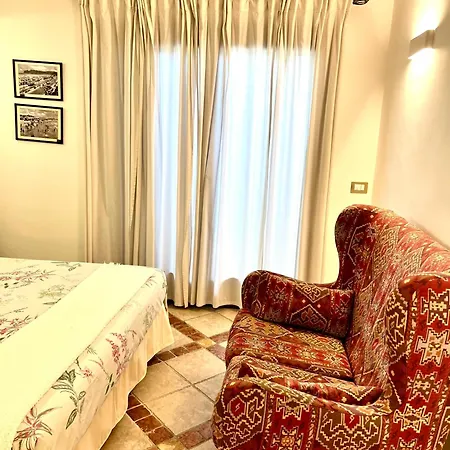 Holiday home La Casetta Tra Laguna E Mare Poetto *